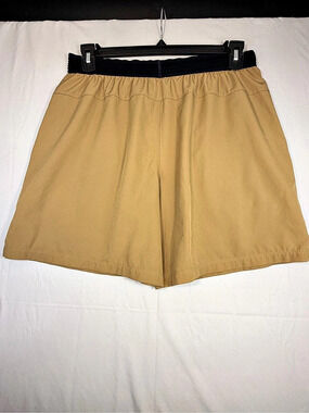 Fabletics The Fundamental Short II Athletic Shorts in Brown